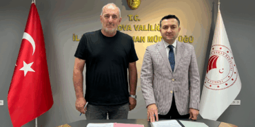 Yalova’da Kırsal Kalkınmaya Destek: Yem Karma Makinası Alımı İçin Hibe Sözleşmesi İmzalandı 46 Yalova’da Kırsal Kalkınmaya Destek: Yem Karma Makinası Alımı İçin Hibe Sözleşmesi İmzalandı