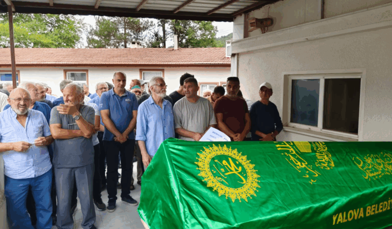 Yalova’nın Sevilen İsmi Halil İbrahim Özdek Son Yolculuğuna Uğurlandı 1 Yalova’nın Sevilen İsmi Halil İbrahim Özdek Son Yolculuğuna Uğurlandı