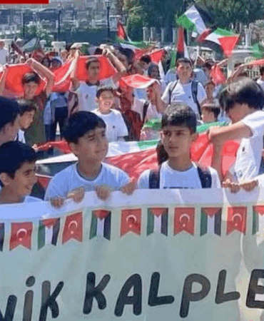 Yalova’da Camii Buluşması ve Gazze Mitingine Yoğun Katılım