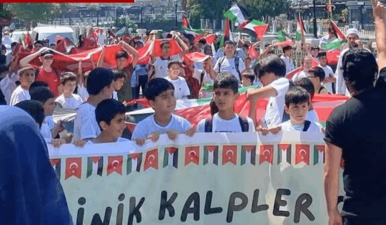 Yalova’da Camii Buluşması ve Gazze Mitingine Yoğun Katılım