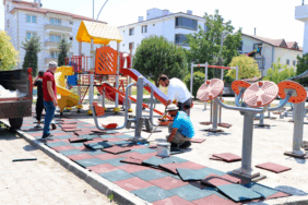 ÇİFTLİKKÖY’DE OYUN PARKLARINA ÖZENLİ DOKUNUŞLAR