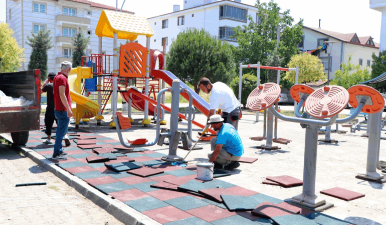 ÇİFTLİKKÖY’DE OYUN PARKLARINA ÖZENLİ DOKUNUŞLAR 6 ÇİFTLİKKÖY’DE OYUN PARKLARINA ÖZENLİ DOKUNUŞLAR