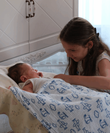 BAŞKAN YELE AİLELERLE BEBEK ZİYARETLERİNDE BULUŞTU