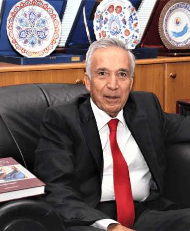 "Bir Kütüphane Yıkıldı" — Altan Öymen’e Veda