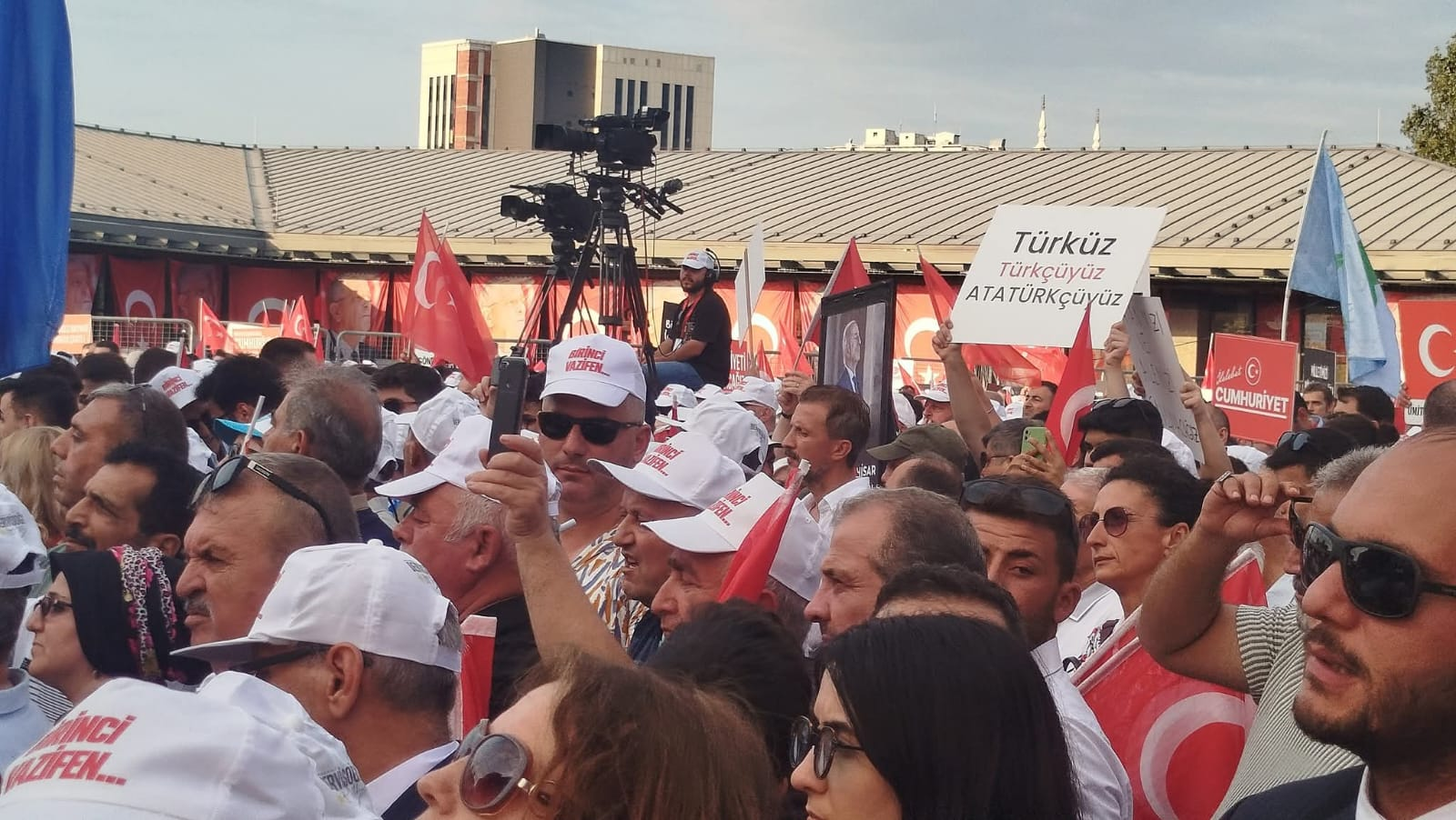 Müsavat Dervişoğlu Bursa’dan Seslendi: “Birinci Vazifen, Bu Aziz Vatanı Korumaktır”