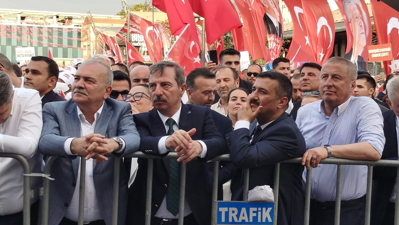 Müsavat Dervişoğlu Bursa’dan Seslendi: “Birinci Vazifen, Bu Aziz Vatanı Korumaktır”