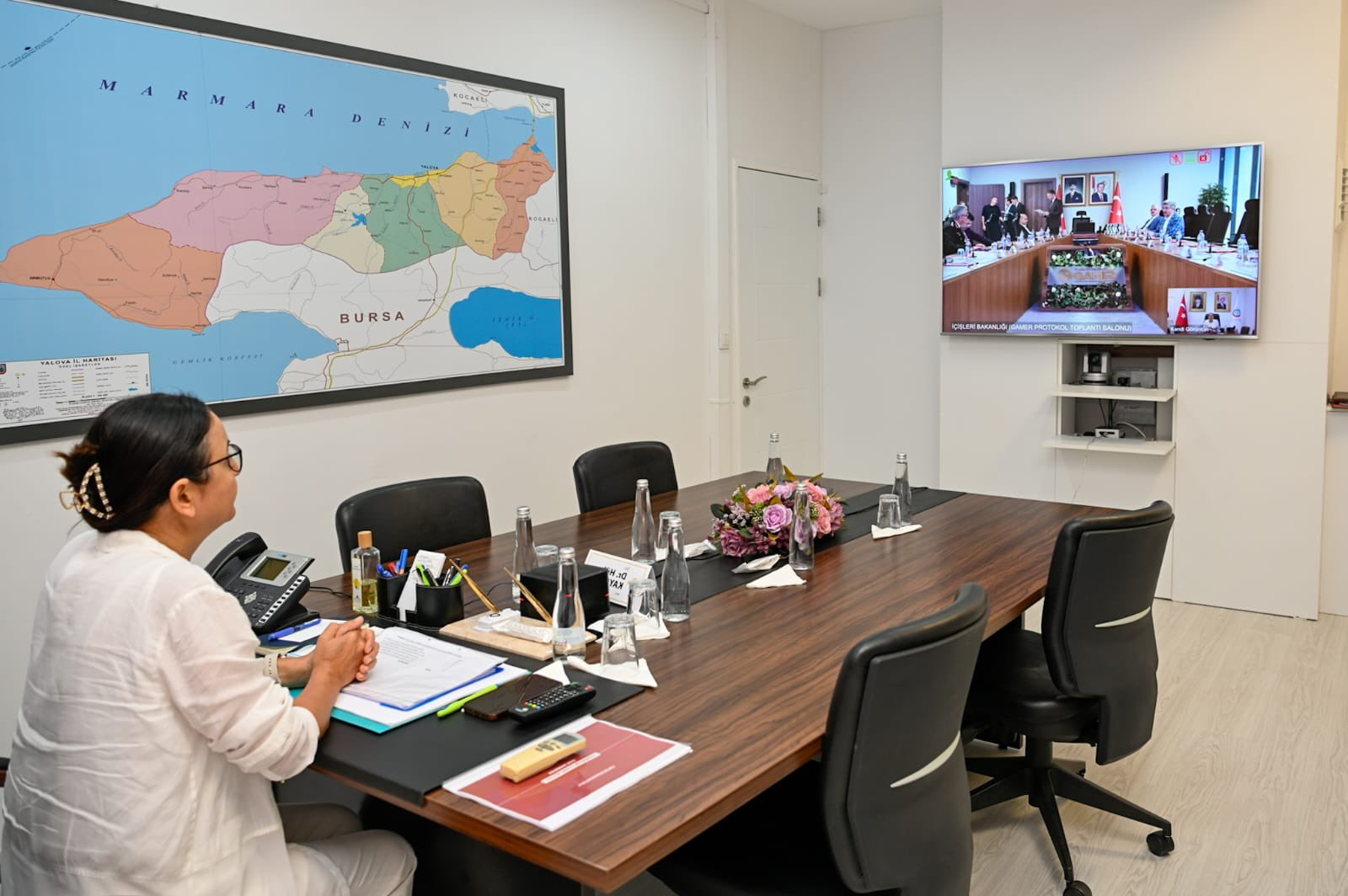 VALİ DR. HÜLYA KAYA, HAYVANLARI KORUMA KANUNU TOPLANTISINA KATILDI 4 VALİ DR. HÜLYA KAYA, HAYVANLARI KORUMA KANUNU TOPLANTISINA KATILDI