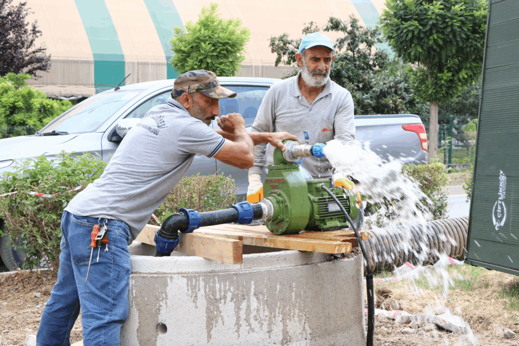 ÇİFTLİKKÖY’DE PEYZAJ ALANLARINA OTOMATİK SULAMA DESTEĞİ