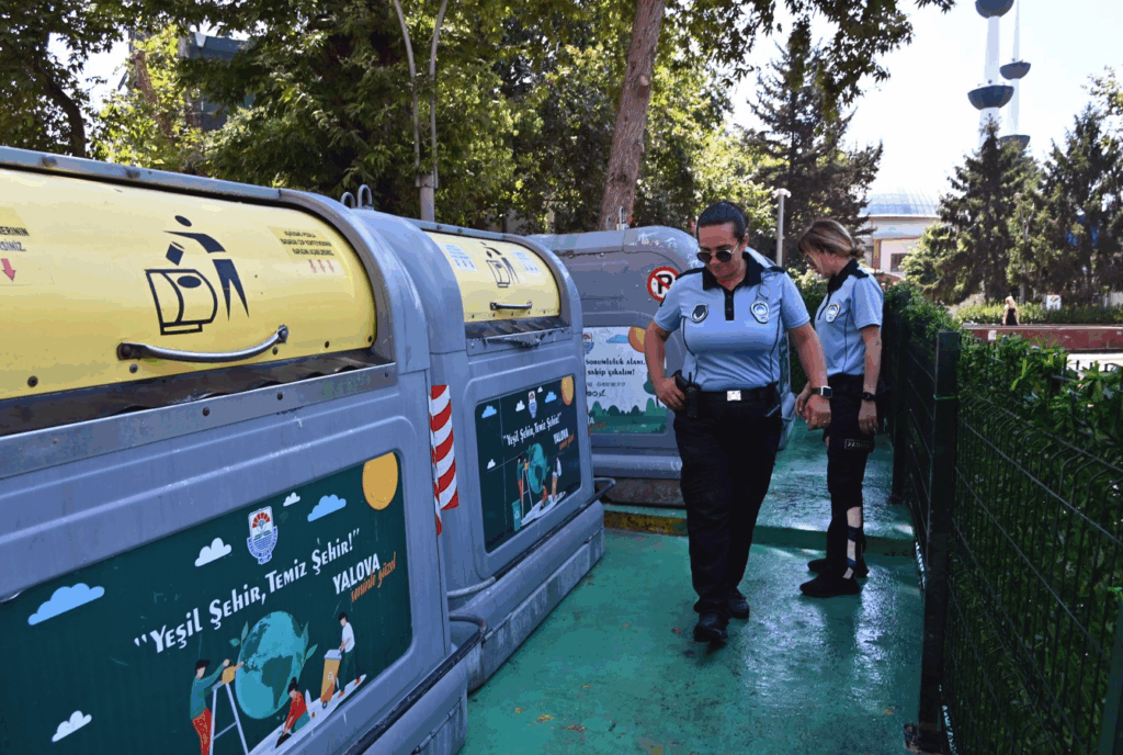 ÇÖP BİDONLARI BOŞ OLMASINA RAĞMEN YERE ATILAN ATIK CEZAYLA SONUÇLANDI