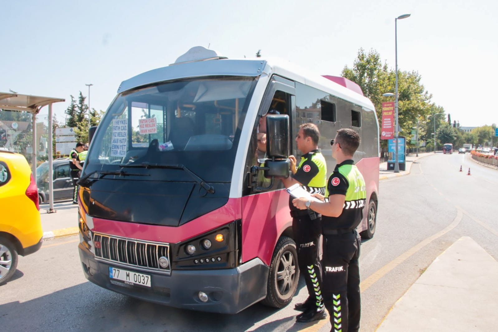 YALOVA BELEDİYESİ’NDEN M PLAKALI MİNİBÜSLERE KAPSAMLI DENETİM 6 YALOVA BELEDİYESİ’NDEN M PLAKALI MİNİBÜSLERE KAPSAMLI DENETİM