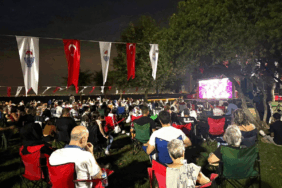 YALOVA BELEDİYESİ'NDEN AÇIK HAVADA SİNEMA KEYFİ