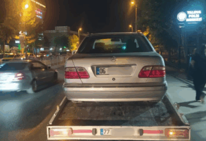 Yalova’da Sahte Plakalı Araç Tespit Edildi: Sürücü Hakkında Adli İşlem Başlatıldı