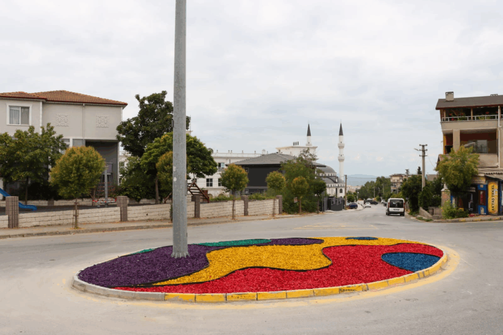 KURAKÇIL PEYZAJ ÇALIŞMALARI GÖZ KAMAŞTIRIYOR