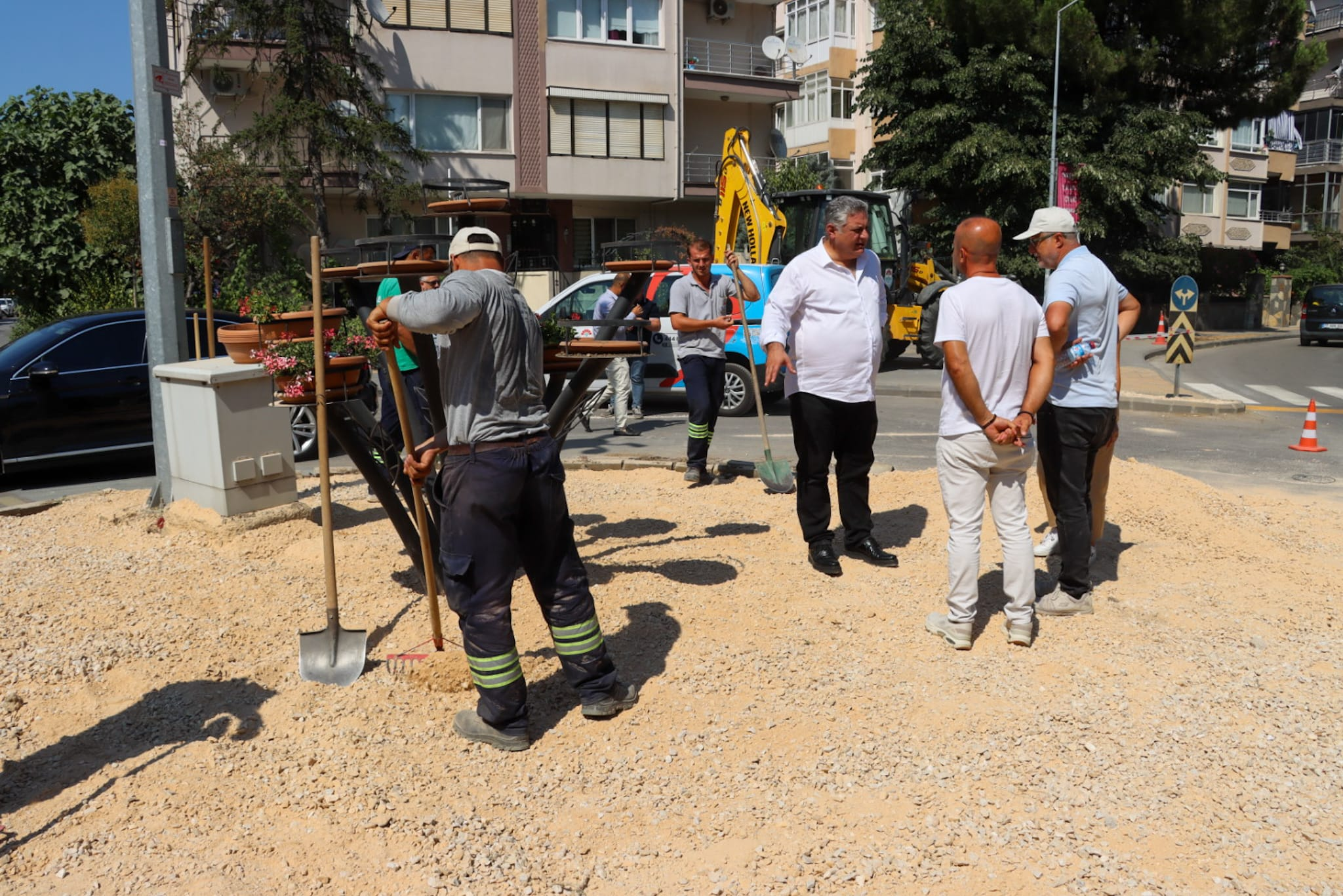 BAŞKAN GÜREL SAHADA ÇALIŞMALARI YAKINDAN TAKİP ETTİ