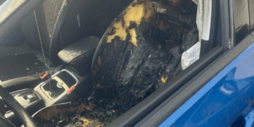 YALOVA'DA MEMURA AİT ARAÇ KUNDAKLANDI: ŞÜPHELİ KAÇTI, SORUŞTURMA BAŞLATILDI