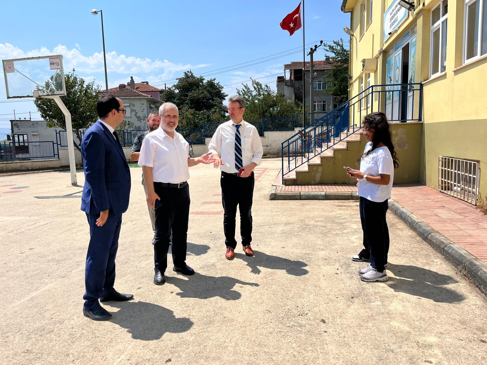 İL MİLLÎ EĞİTİM MÜDÜRÜ AYTEKİN YILMAZ’DAN ARMUTLU’YA KAPSAMLI ZİYARET