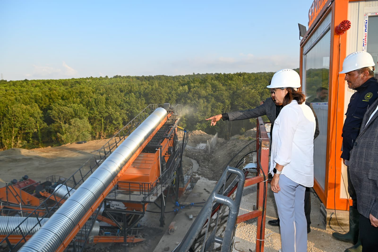 YALOVA VALİSİ DR. HÜLYA KAYA’DAN TAŞ OCAĞI ÜRETİM MERKEZİNE İNCELEME ZİYARETİ