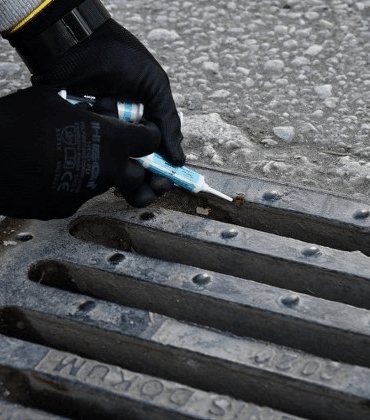 ALTINOVA’DA MAZGALLAR TEMİZLENMEYİNCE KOKU VE BÖCEK İSTİLASI BAŞLADI