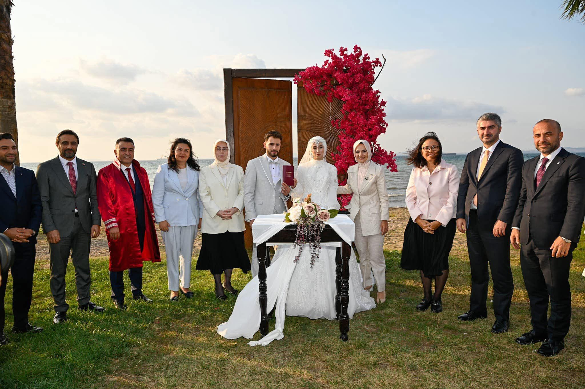 AİLE VE SOSYAL HİZMETLER BAKANI GÖKTAŞ, YALOVA’DA BİR DİZİ ZİYARET GERÇEKLEŞTİRDİ