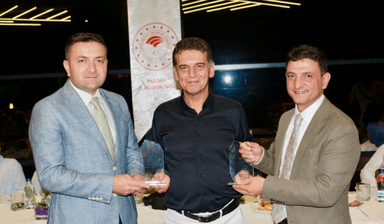 SELÇUK YAMAN’A DUYGUSAL VEDA