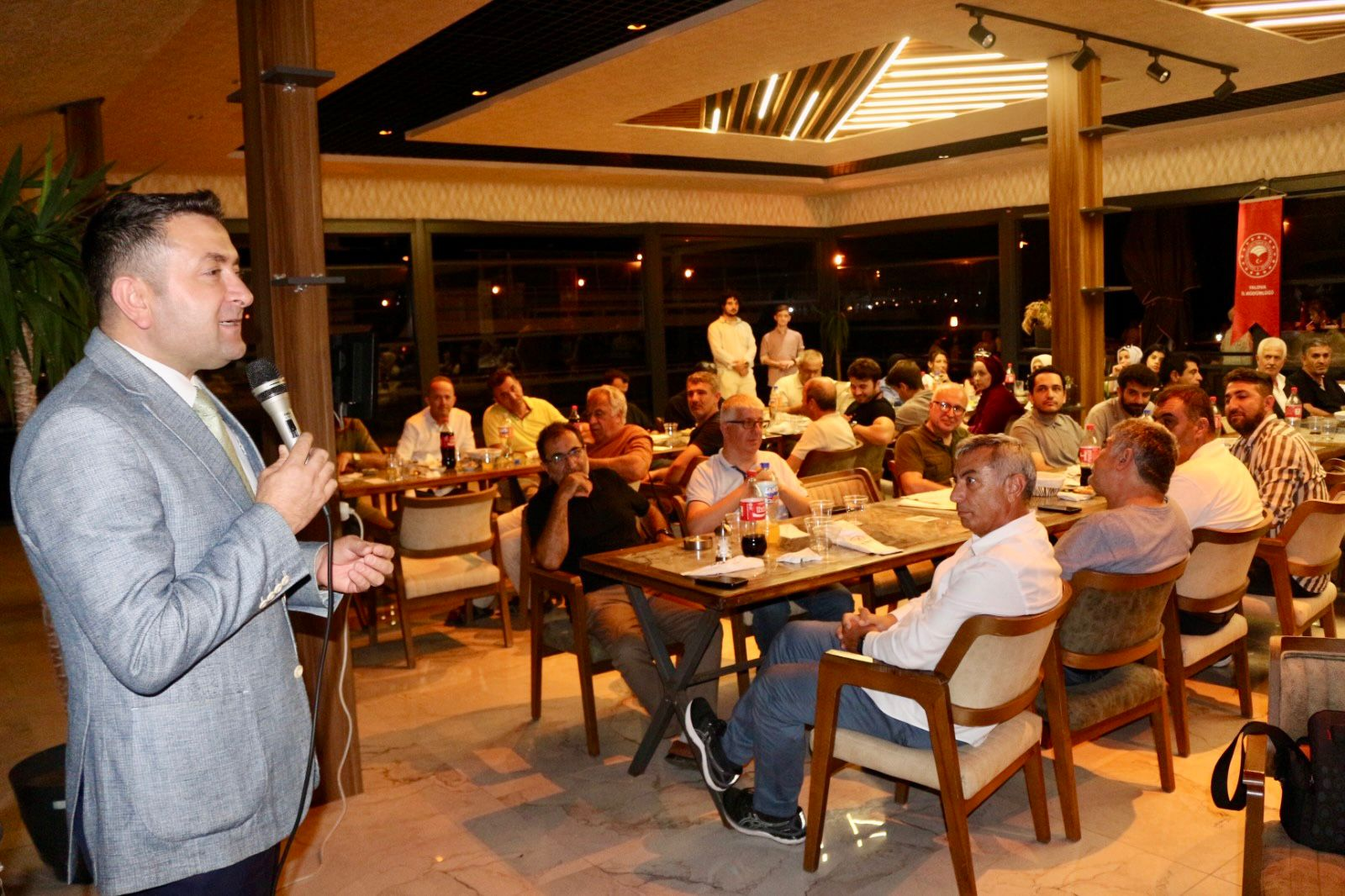 SELÇUK YAMAN’A DUYGUSAL VEDA