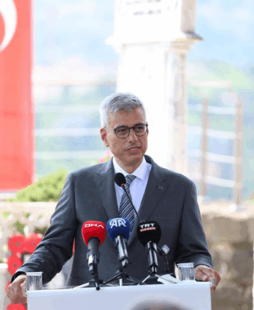 Sağlık Bakanı Memişoğlu, Ekrem Orhon’u vefatının 42’nci yılında andı