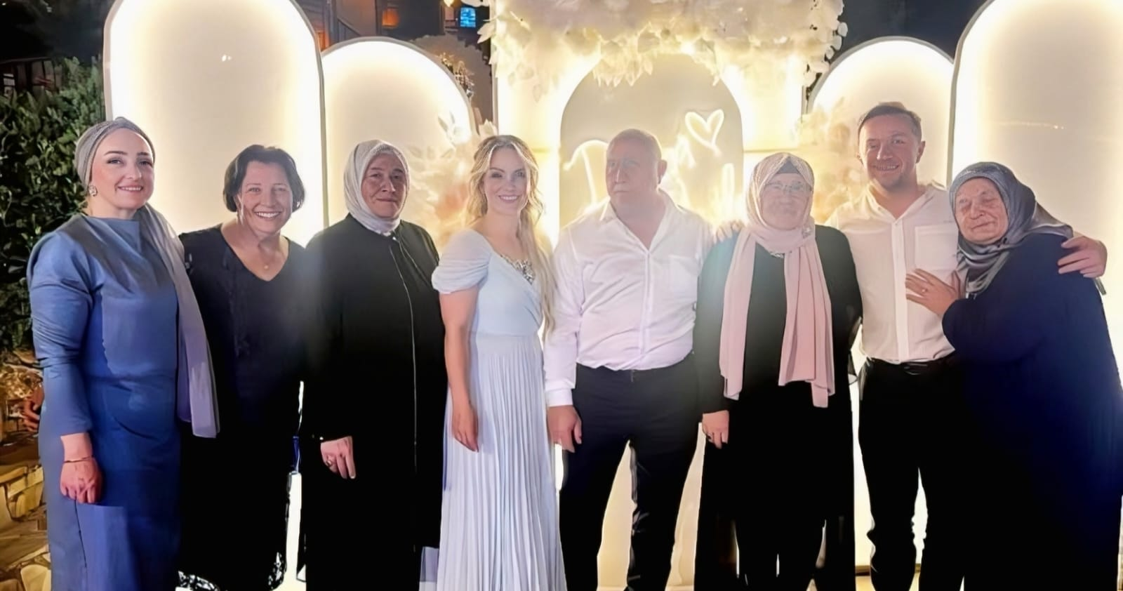 Yalova’da Görkemli Düğün: Alperen Topçular ve Beyza Nördal Dünyaevine Girdi
