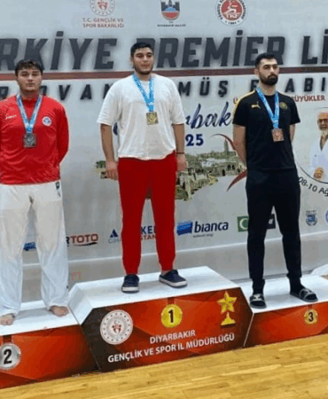 ÇİFTLİKKÖY BELEDİYESPOR’DAN KARATE PREMİER LİG’DE BÜYÜK BAŞARI