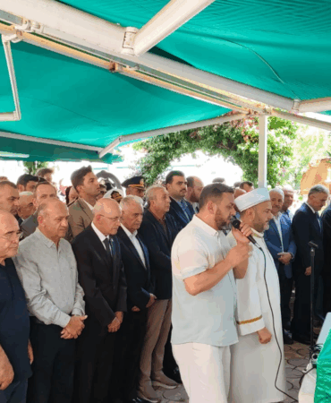 Hazine ve Maliye Bakanı Mehmet Şimşek’in Ağabeyi Yalova’da Son Yolculuğuna Uğurlandı