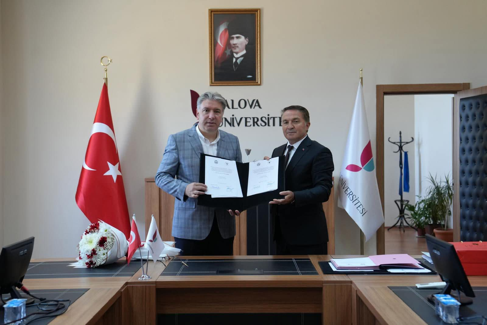 YALOVA ÜNİVERSİTESİ İLE KOOP-İŞ SENDİKASI ARASINDA 3. DÖNEM TOPLU İŞ SÖZLEŞMESİ İMZALANDI