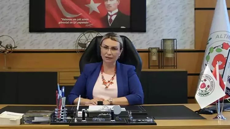 Yasemin Fazlaca AK Parti’ye Katılıyor! Rozetini Cumhurbaşkanı Erdoğan Takacak
