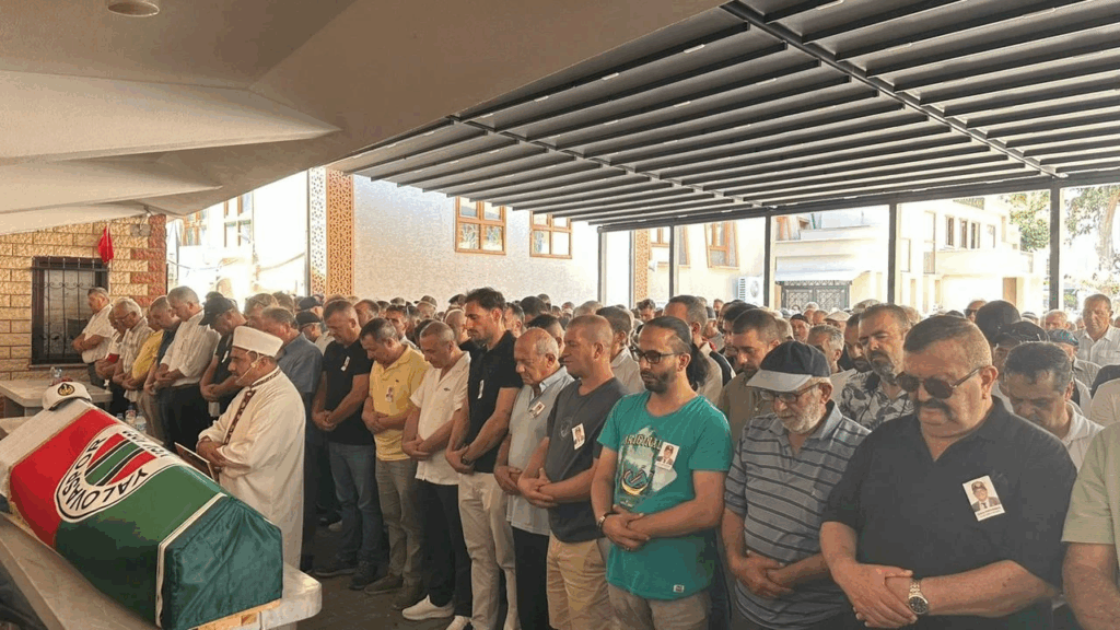 Yalovaspor’un Efsane Başkanı Erdinç Erkorkmaz, Son Yolculuğuna Uğurlandı