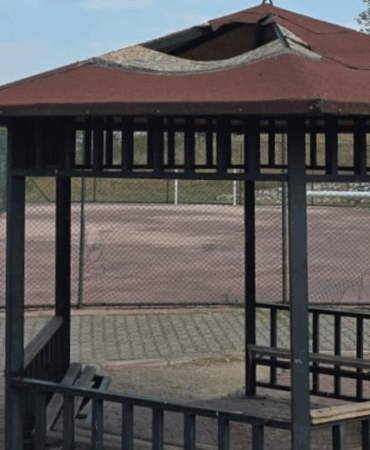 VANDALLAR ÇİFTLİKKÖY'DEKİ PARKLARA ZARAR VERDİ