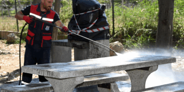 DOĞU SAHİL BANDINDA BASINÇLI SU İLE TEMİZLİK