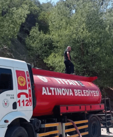 Altınova İtfaiyesi, Çanakkale’deki yangına müdahale etti