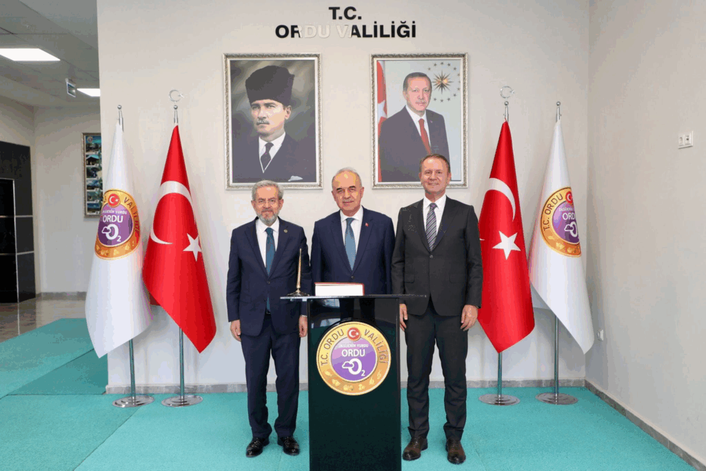 ANKARA ÜNİVERSİTESİ REKTÖRÜ ÜNÜVAR VE ORDU ÜNİVERSİTESİ REKTÖRÜ BAŞ, VALİ EROL’U ZİYARET ETTİ