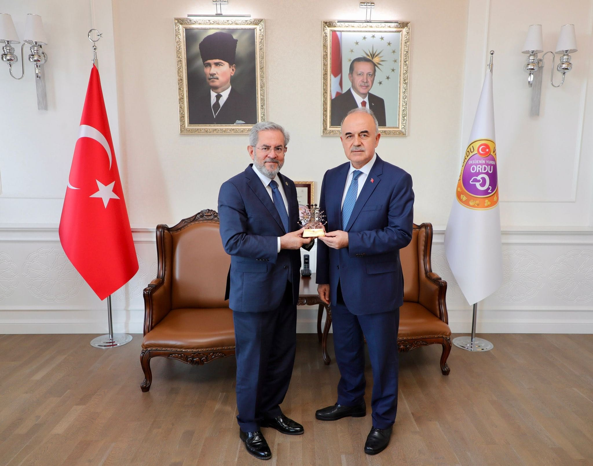 ANKARA ÜNİVERSİTESİ REKTÖRÜ ÜNÜVAR VE ORDU ÜNİVERSİTESİ REKTÖRÜ BAŞ, VALİ EROL’U ZİYARET ETTİ