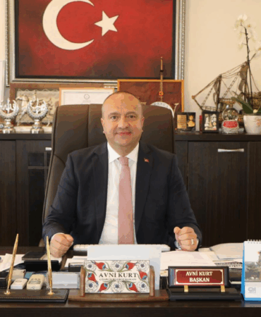 Çınarcık Belediye Başkanı Avni Kurt’un 17 Ağustos mesajı: “Acı 26 Yıldır Taze”