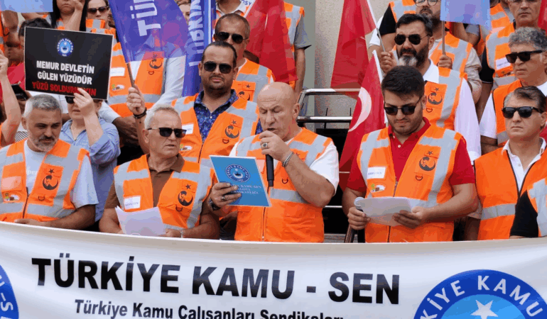 YALOVA’DA KAMU-SEN’DEN GREV: “BİZ TÜRK VE TÜRKİYE YÜZYILI’NA YAKIŞAN BİR KAMU DÜZENİ İSTİYORUZ”