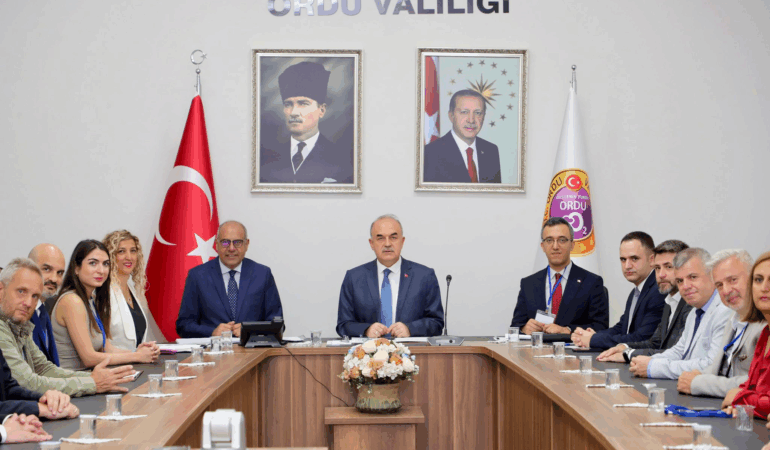 BM ILO Heyeti Vali Erol’u Ziyaret Etti 4 BM ILO Heyeti Vali Erol’u Ziyaret Etti