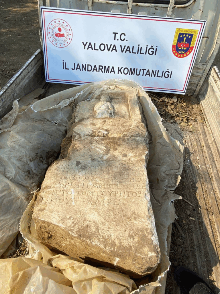 Yalova’da Roma Dönemine Ait Mezar Taşı Ele Geçirildi