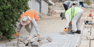 KAZIM KARABEKİR MAHALLESİ EGE SOKAK PARKE KALDIRIMA KAVUŞUYOR