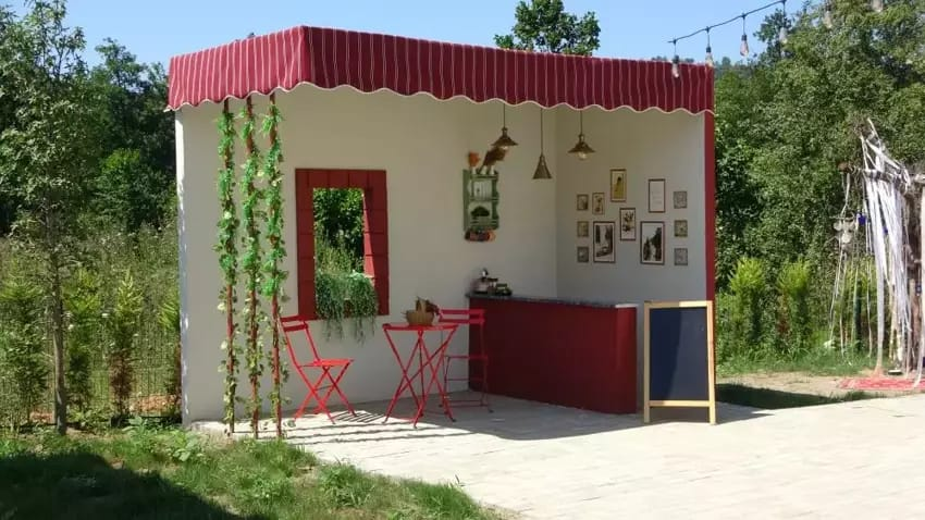 Arsin’de Genç Girişimcilerden Büyük Adım: Psikolog ve Aşçıdan Dev Fotoğraf Platosu