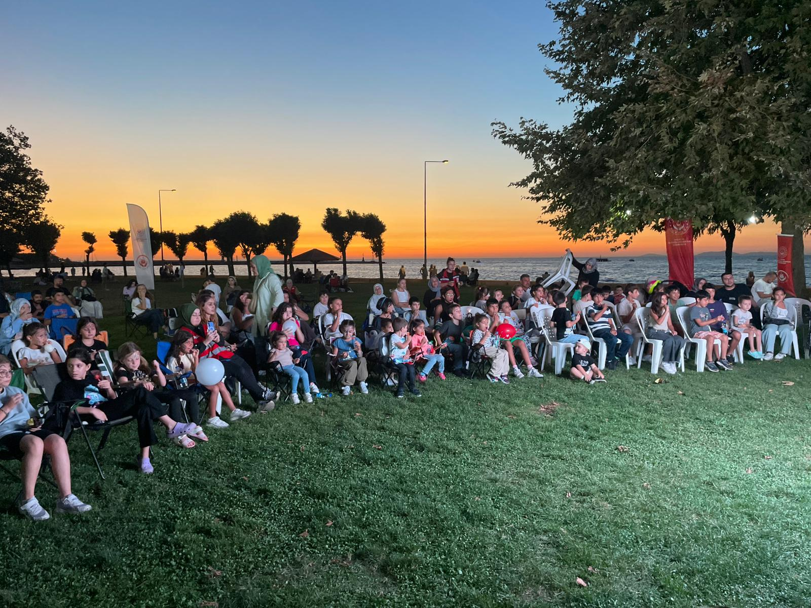 Yalova’da “Aile ile Gün Batımında Masal Günü” ve “Aile Film Gecesi” Düzenlendi
