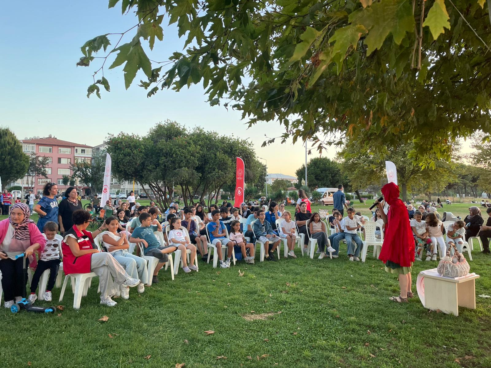 Yalova’da “Aile ile Gün Batımında Masal Günü” ve “Aile Film Gecesi” Düzenlendi