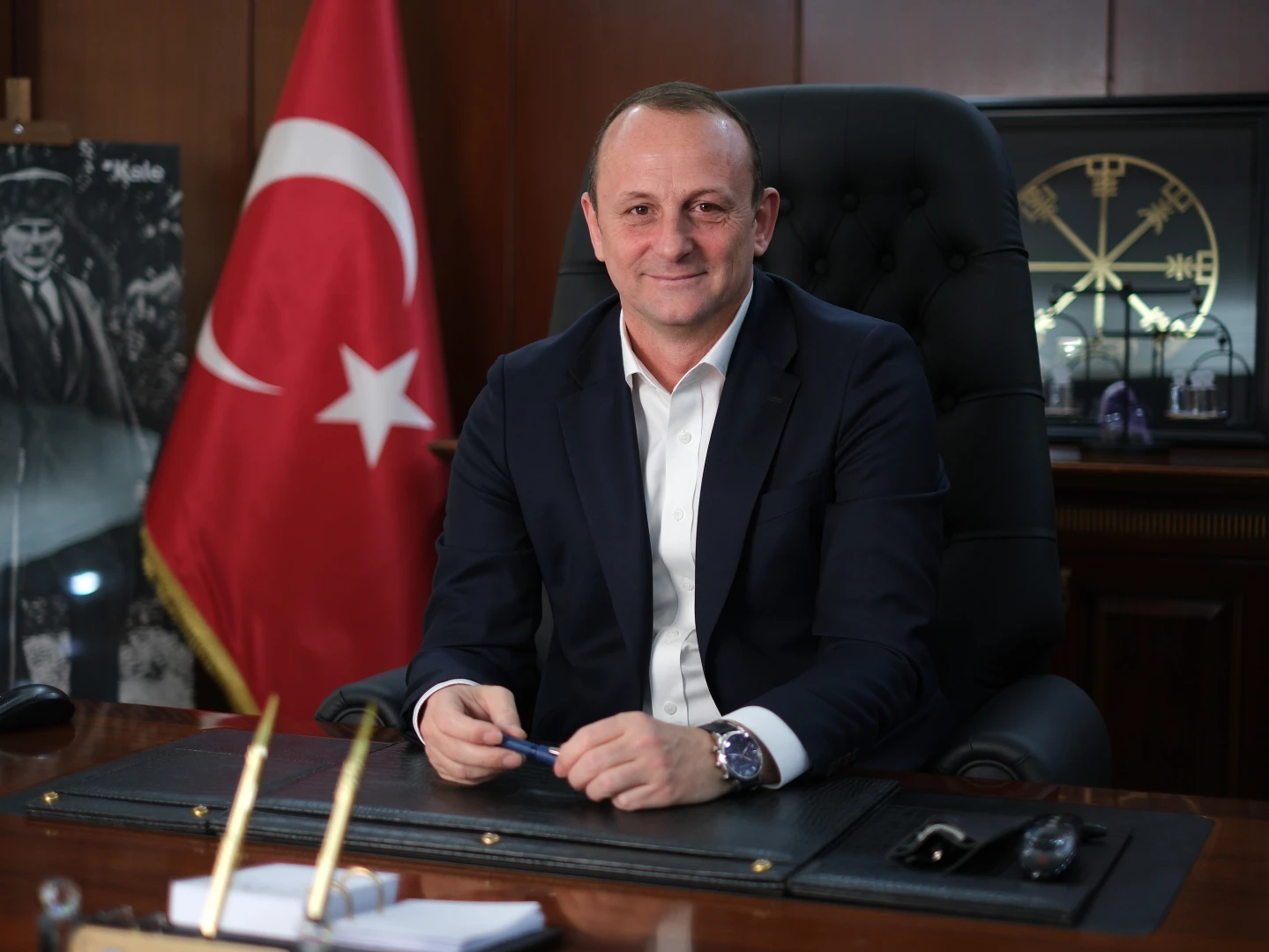 ÇİFTLİKKÖY’ÜN KENT MOBİLYALARI YENİLENİYOR