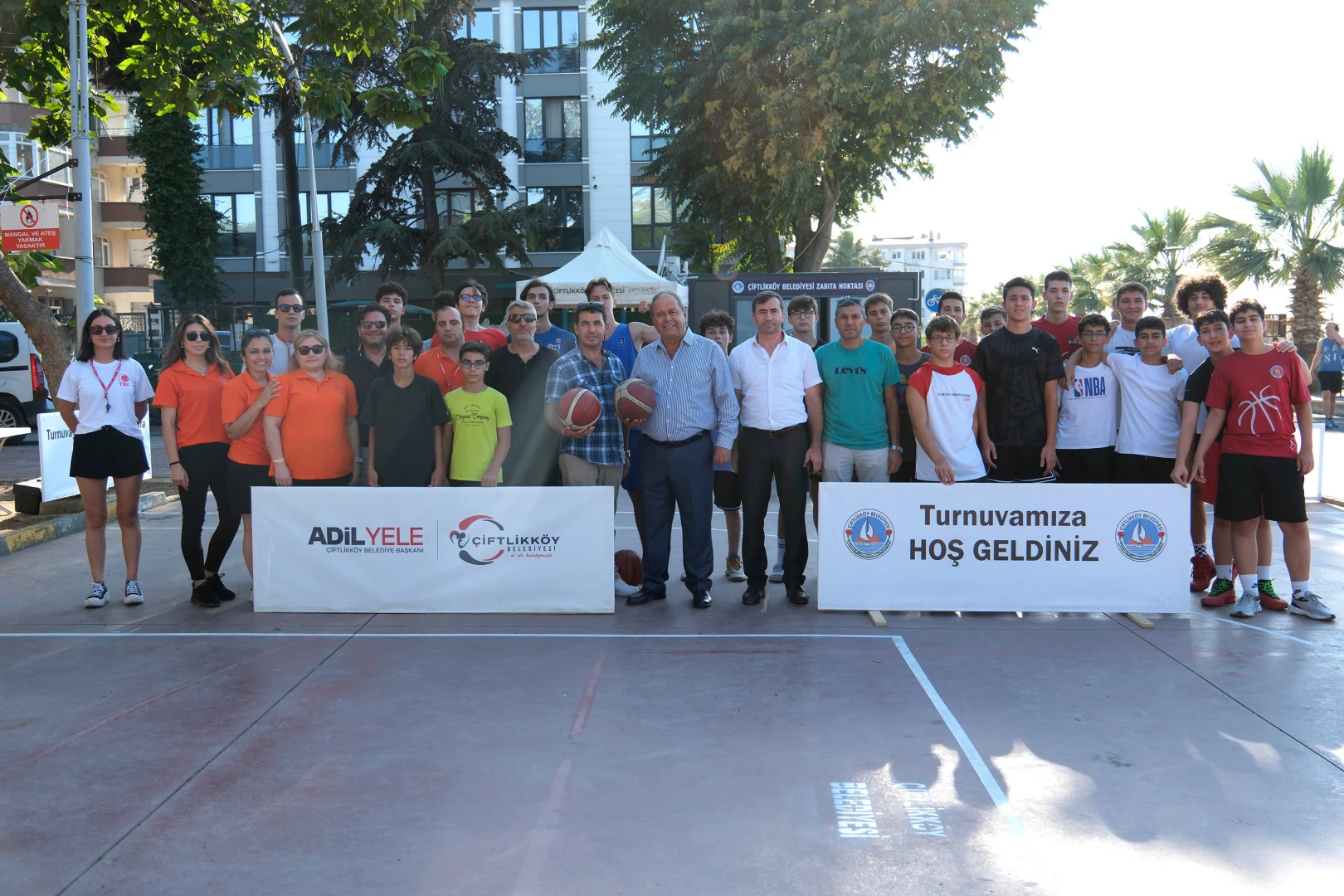 ÇİFTLİKKÖY’DE SOKAK BASKETBOLU HEYECANI BAŞLADI