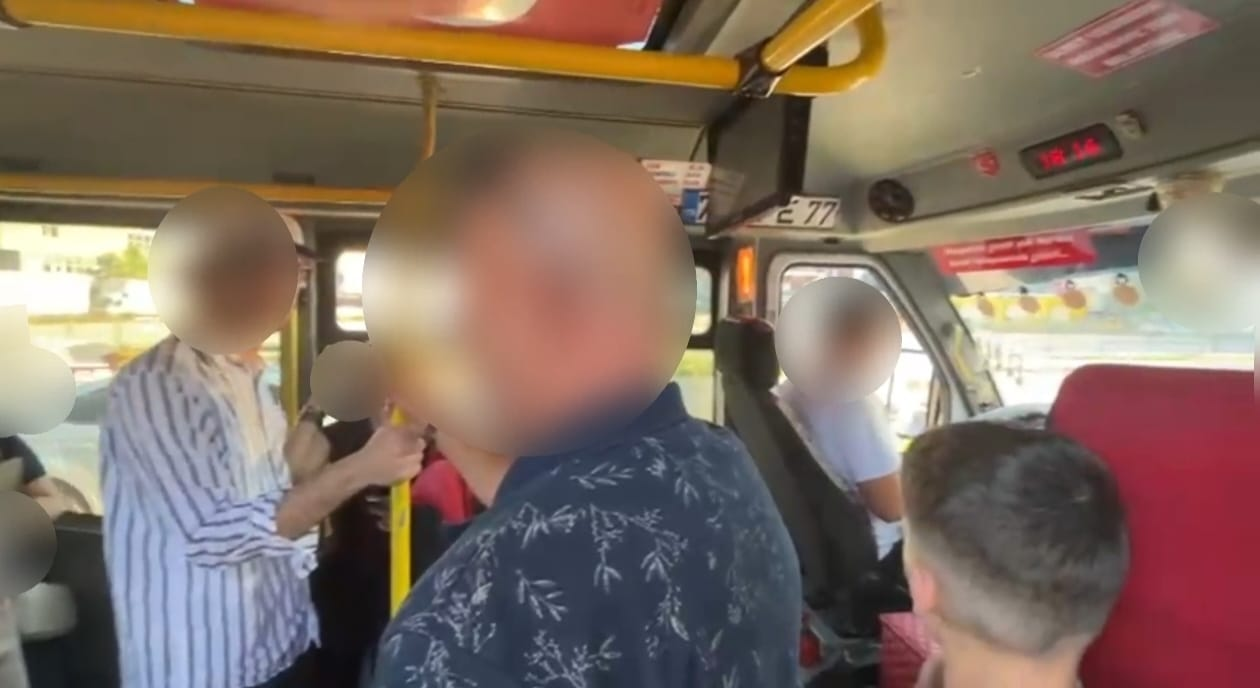 Yalova’da Toplu Taşıma Araçlarına Sıkı Trafik Denetimi: 173 Araç ve Şoföre Ceza 4 Yalova’da Toplu Taşıma Araçlarına Sıkı Trafik Denetimi: 173 Araç ve Şoföre Ceza