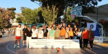 ÇİFTLİKKÖY’DE SOKAK BASKETBOLU ŞÖLENİ YAŞANDI