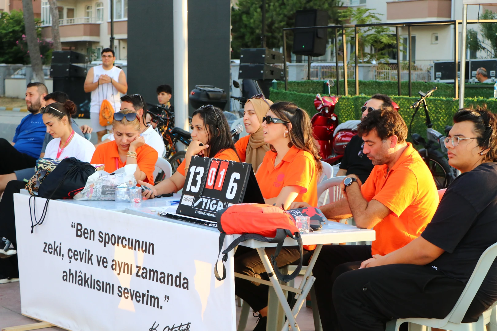 ÇİFTLİKKÖY’DE SOKAK BASKETBOLU ŞÖLENİ YAŞANDI